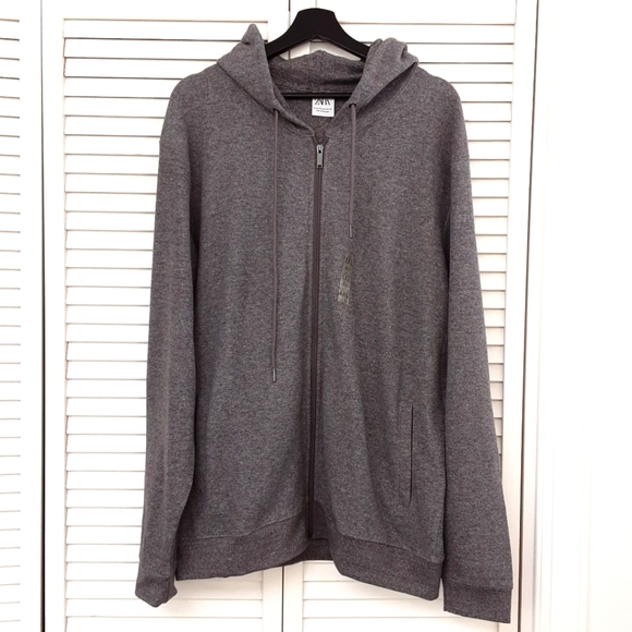 Zara - Picture 1 of 4